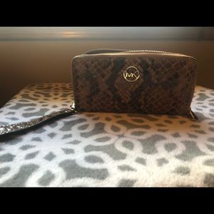 Michael Kors wristlet